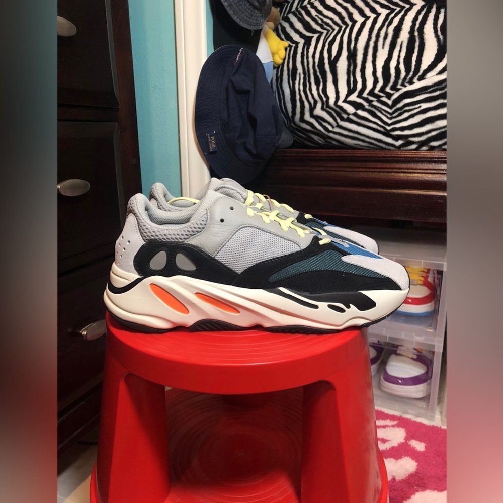 Yeezy Waverunner 700